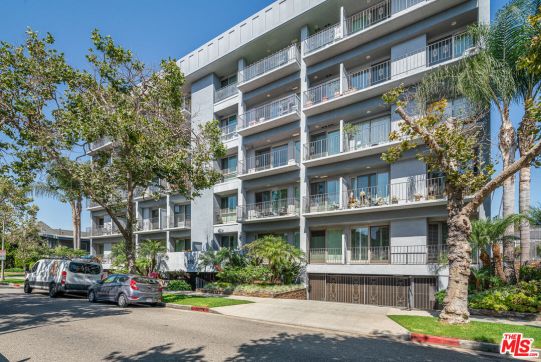 450 S Maple Dr #104