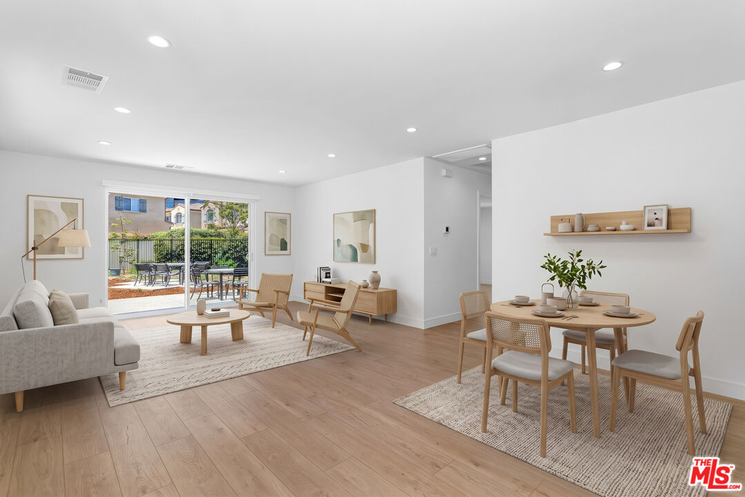 345 Genoa St, photo 8