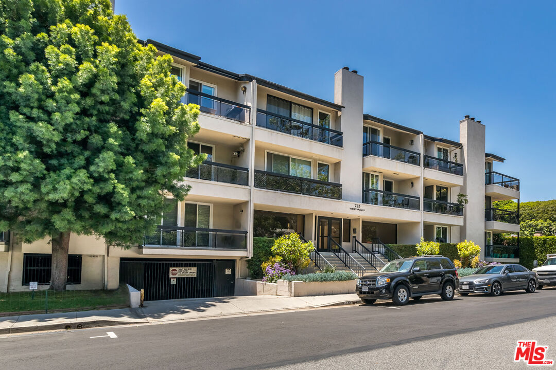 723 Westmount Dr #201