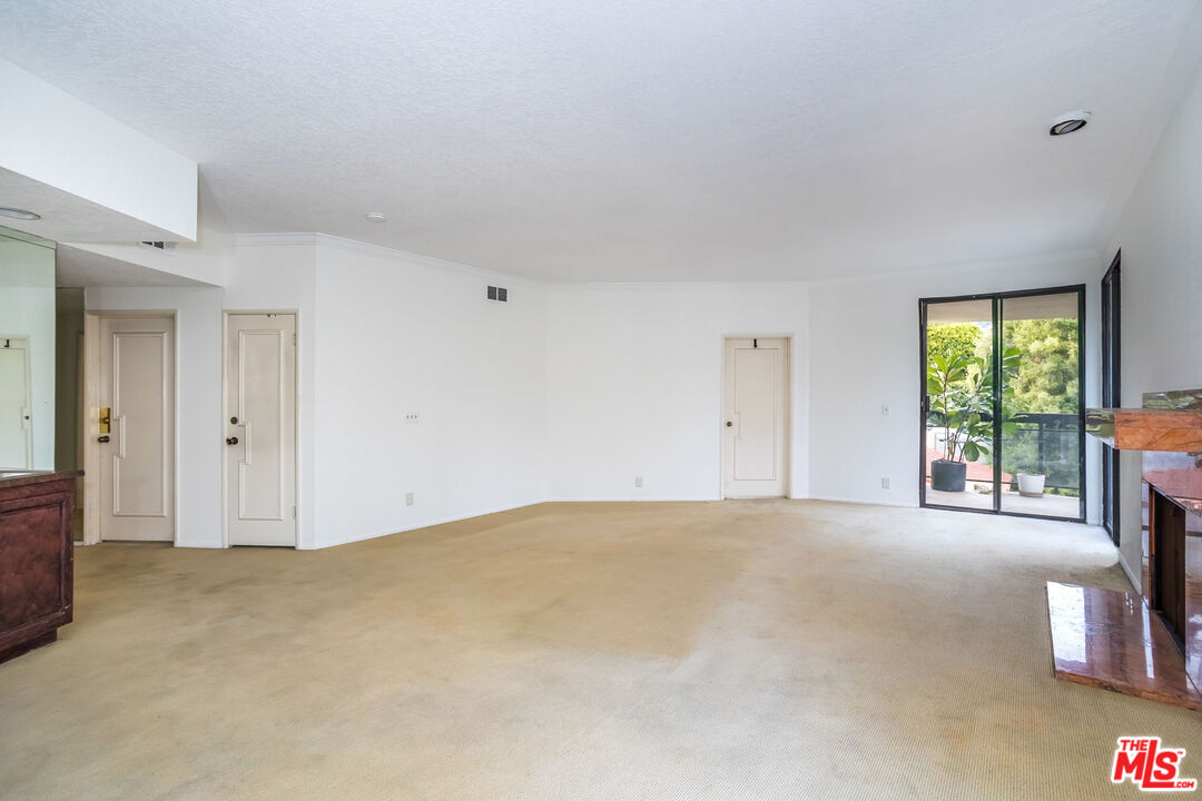 723 Westmount Dr #201, photo 8