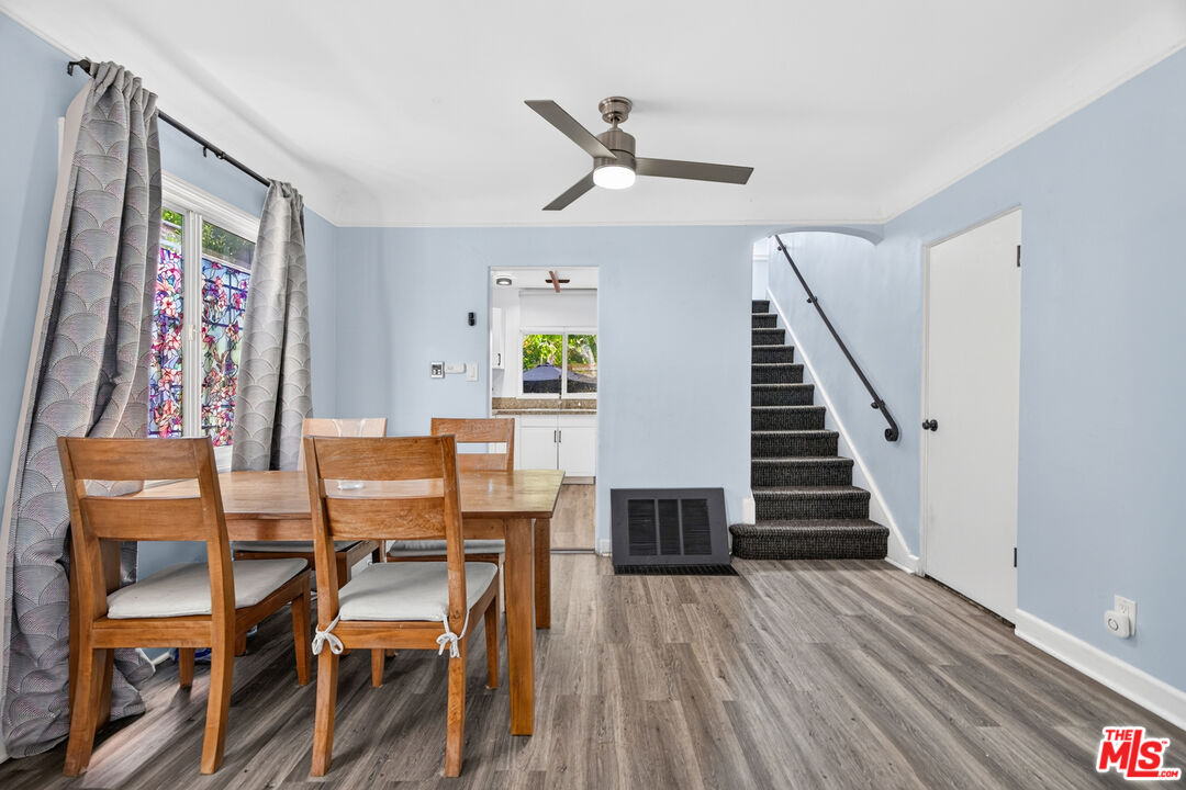 8118 Willoughby Ave, photo 5